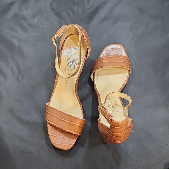 CHINESE LAUNDRY ROUND TOE BLOCK HEEL SANDAL - Picture 4 of 14